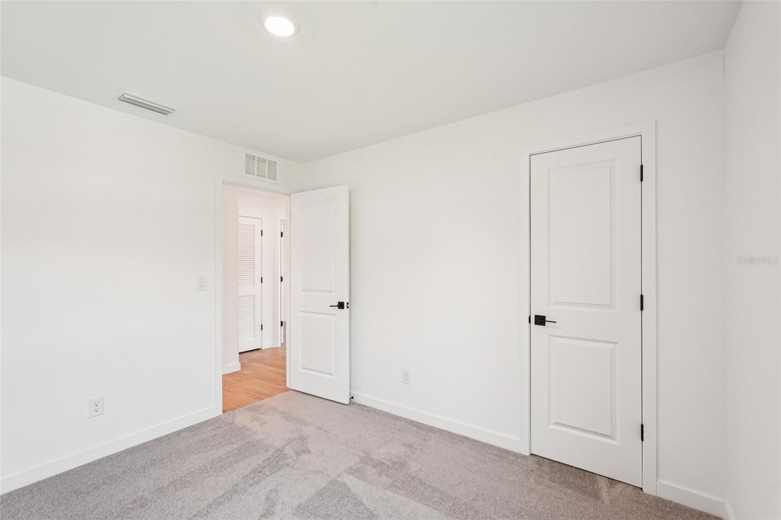 5237 ABERBACK ST — photo 37
