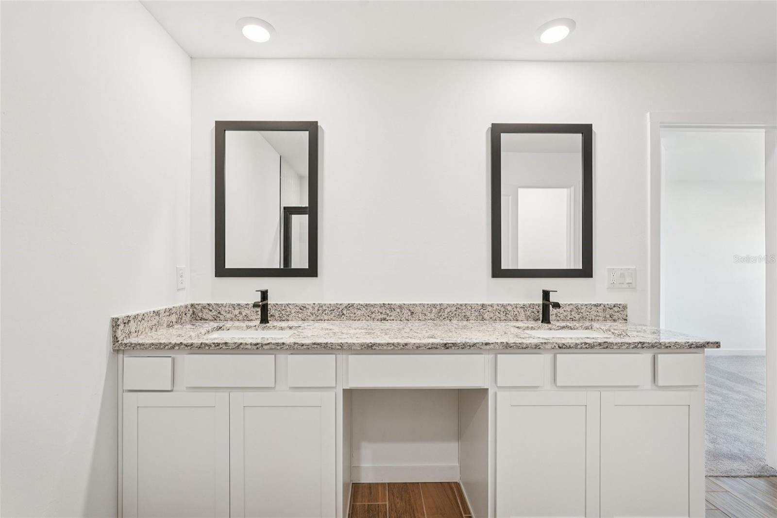 5237 ABERBACK ST — photo 26