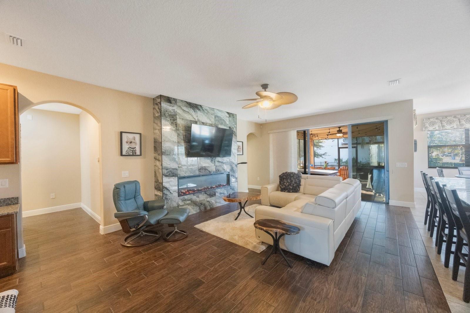 2564 GRAND CYPRESS BLVD — photo 12