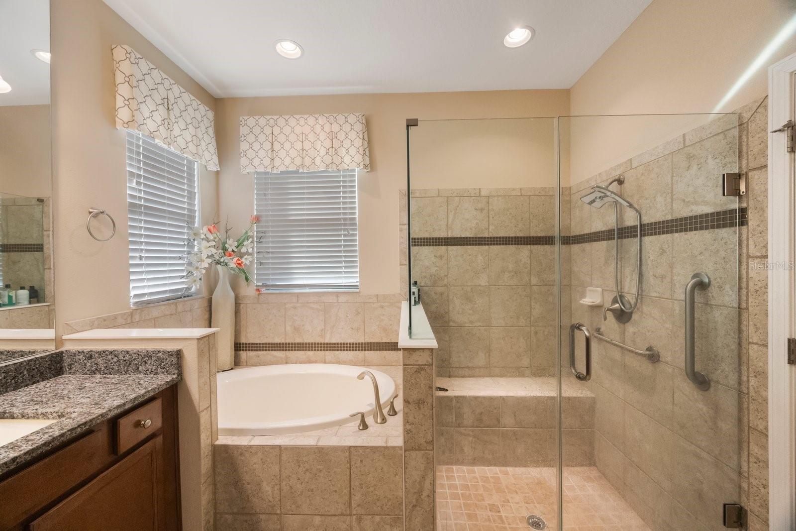 2564 GRAND CYPRESS BLVD — photo 34
