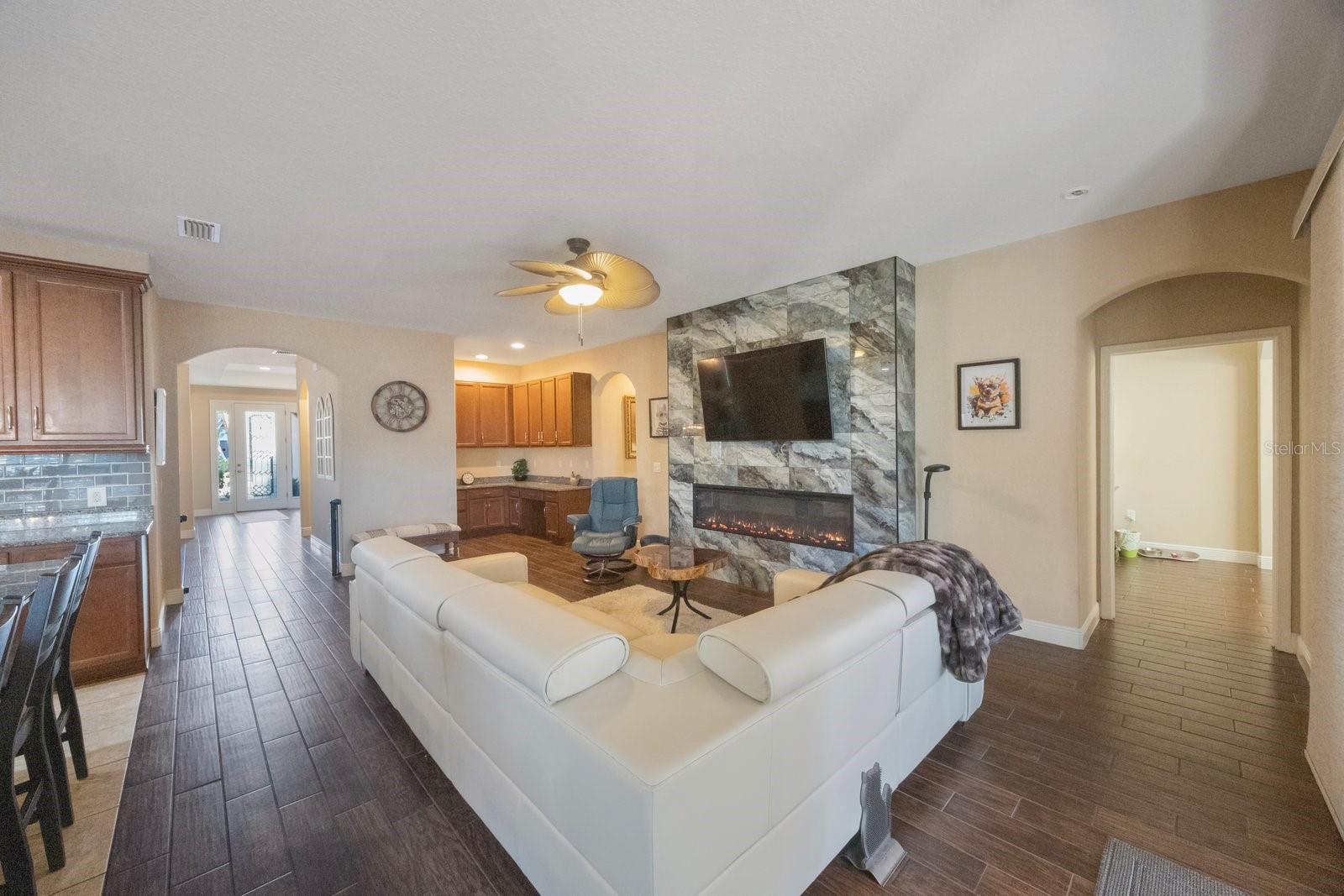2564 GRAND CYPRESS BLVD — photo 15