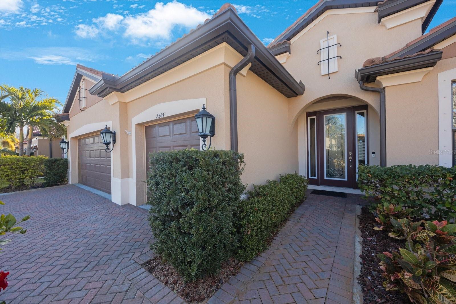 2564 GRAND CYPRESS BLVD — photo 3