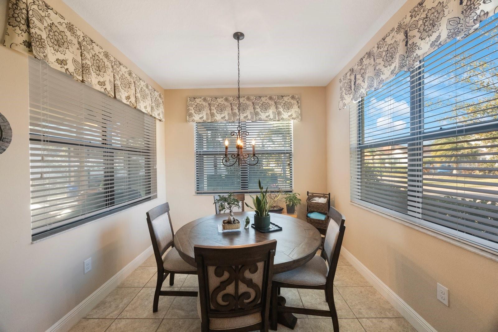 2564 GRAND CYPRESS BLVD — photo 23