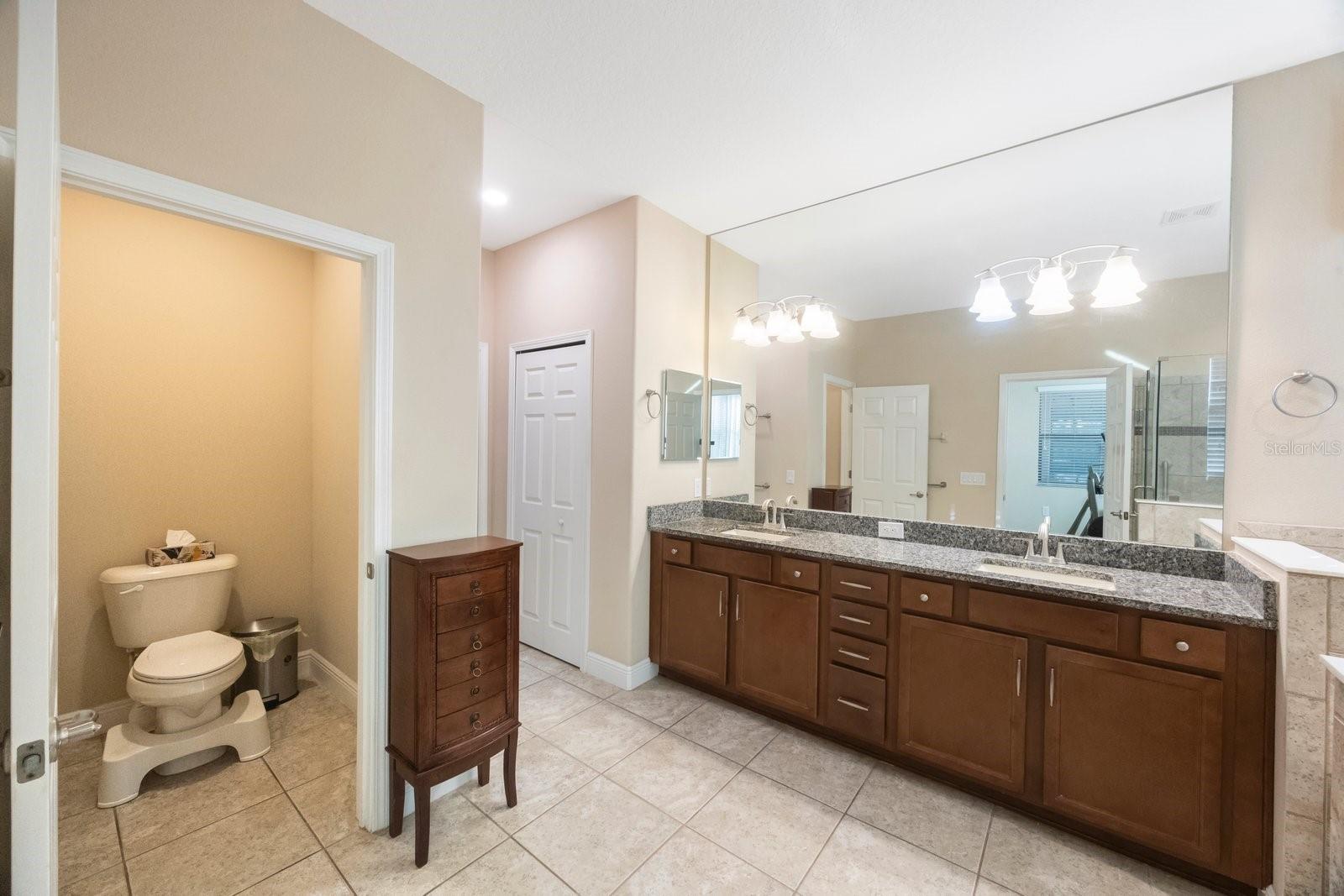 2564 GRAND CYPRESS BLVD — photo 32