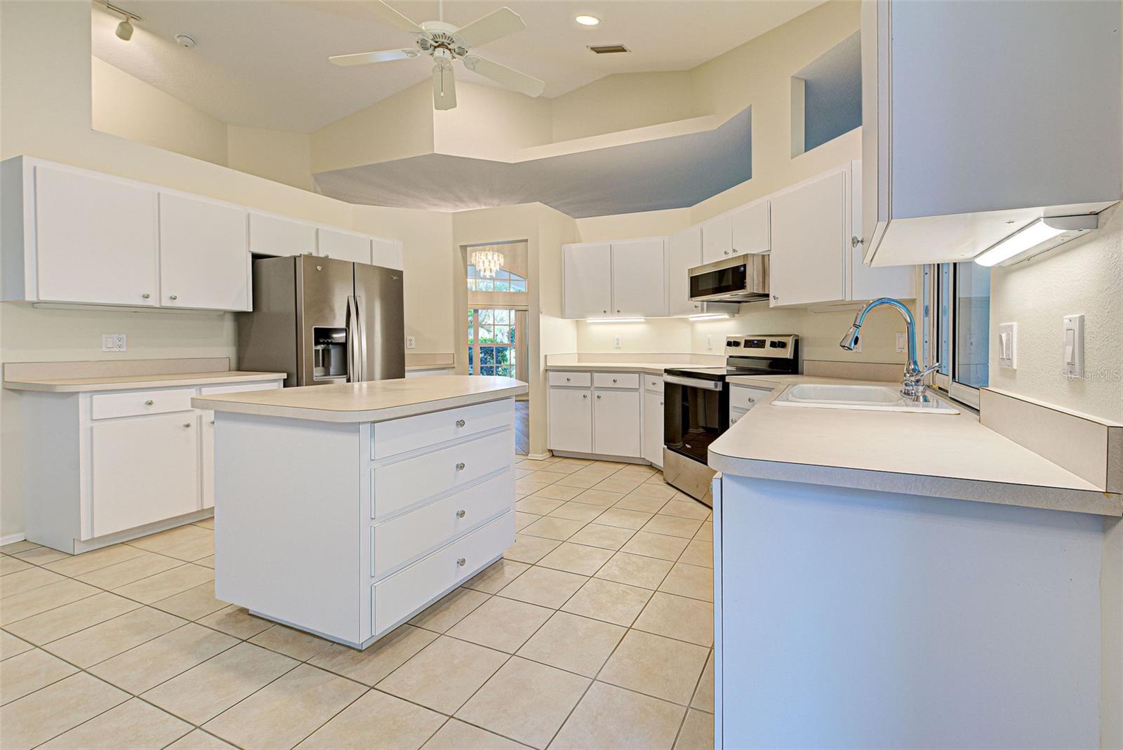 339 MEADOW BEAUTY CT — photo 25