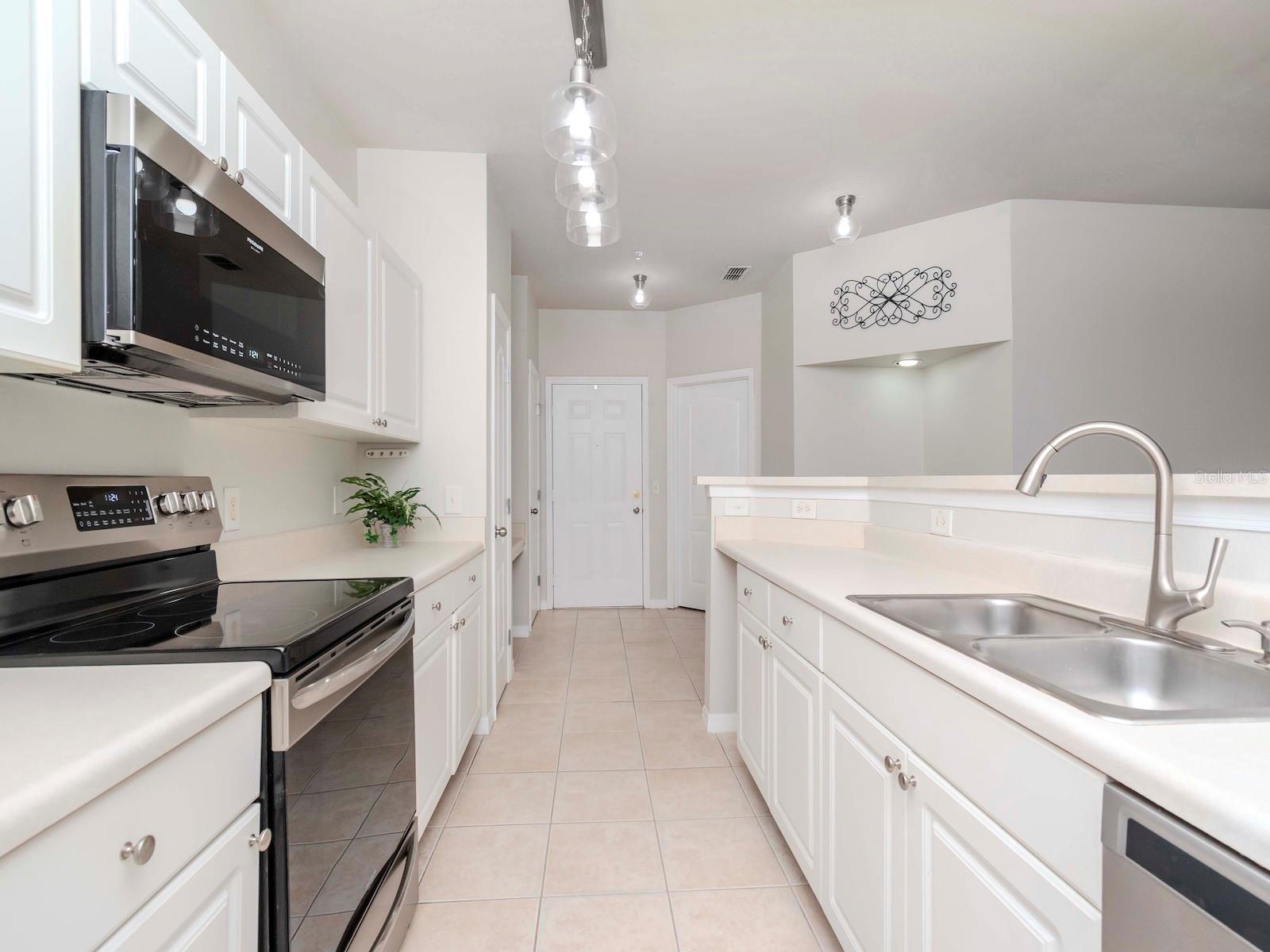 1429 VILLA CAPRI CIR #306 — photo 5
