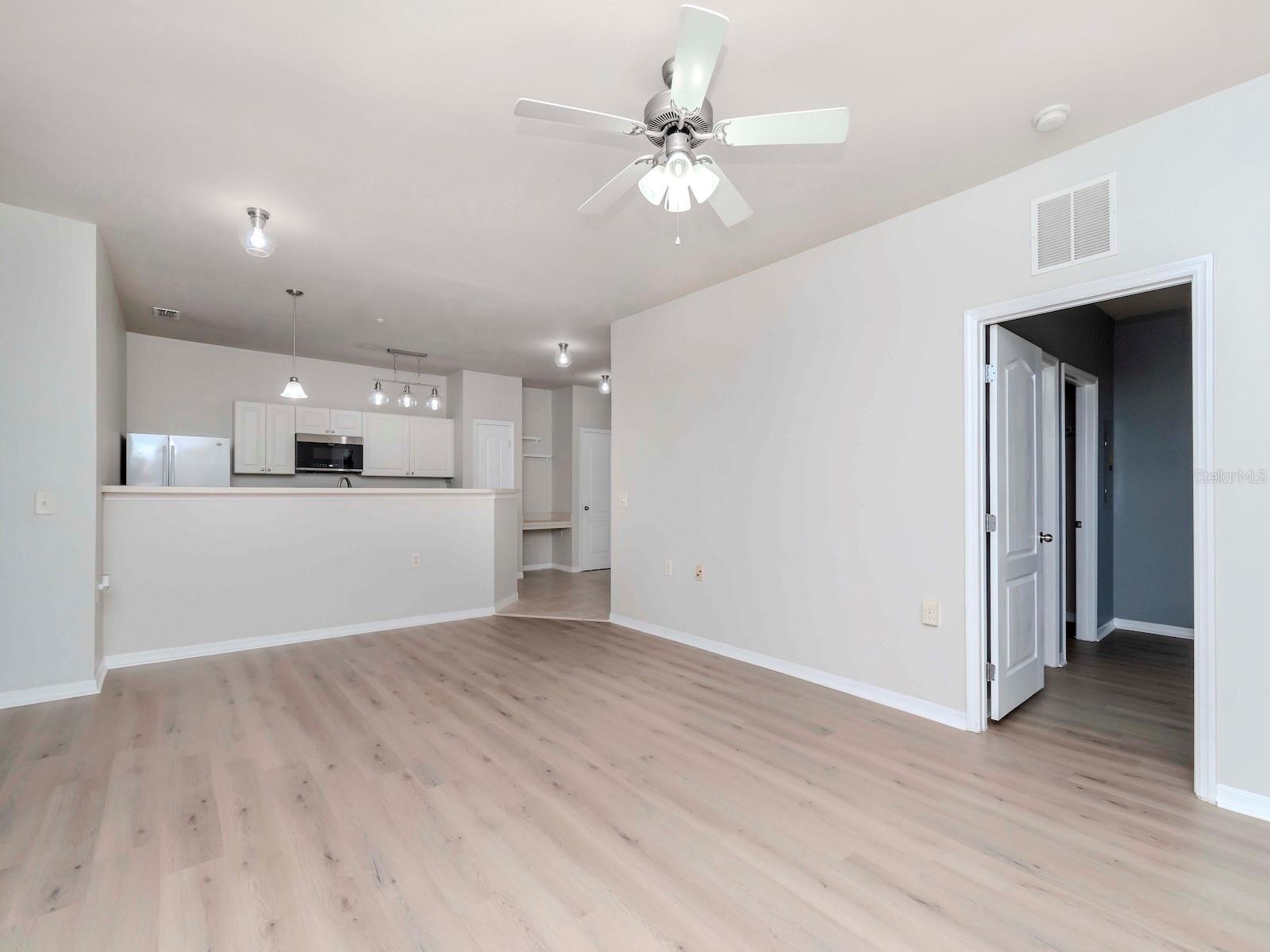 1429 VILLA CAPRI CIR #306 — photo 8