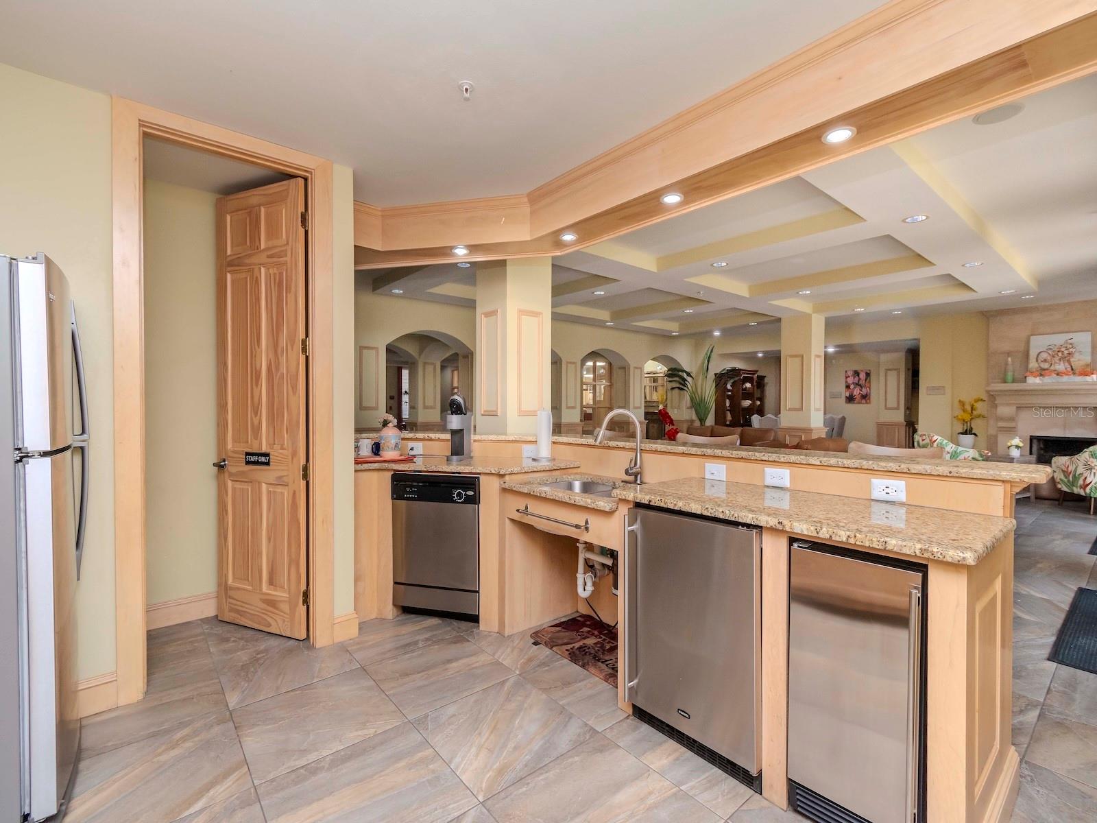1429 VILLA CAPRI CIR #306 — photo 34