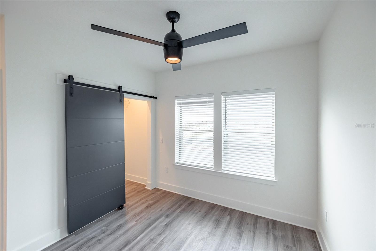 1420 LAKEFRONT DR #ST-3303 — photo 11