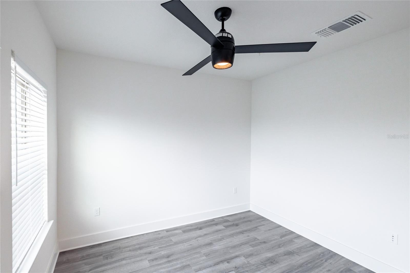1420 LAKEFRONT DR #ST-3303 — photo 14