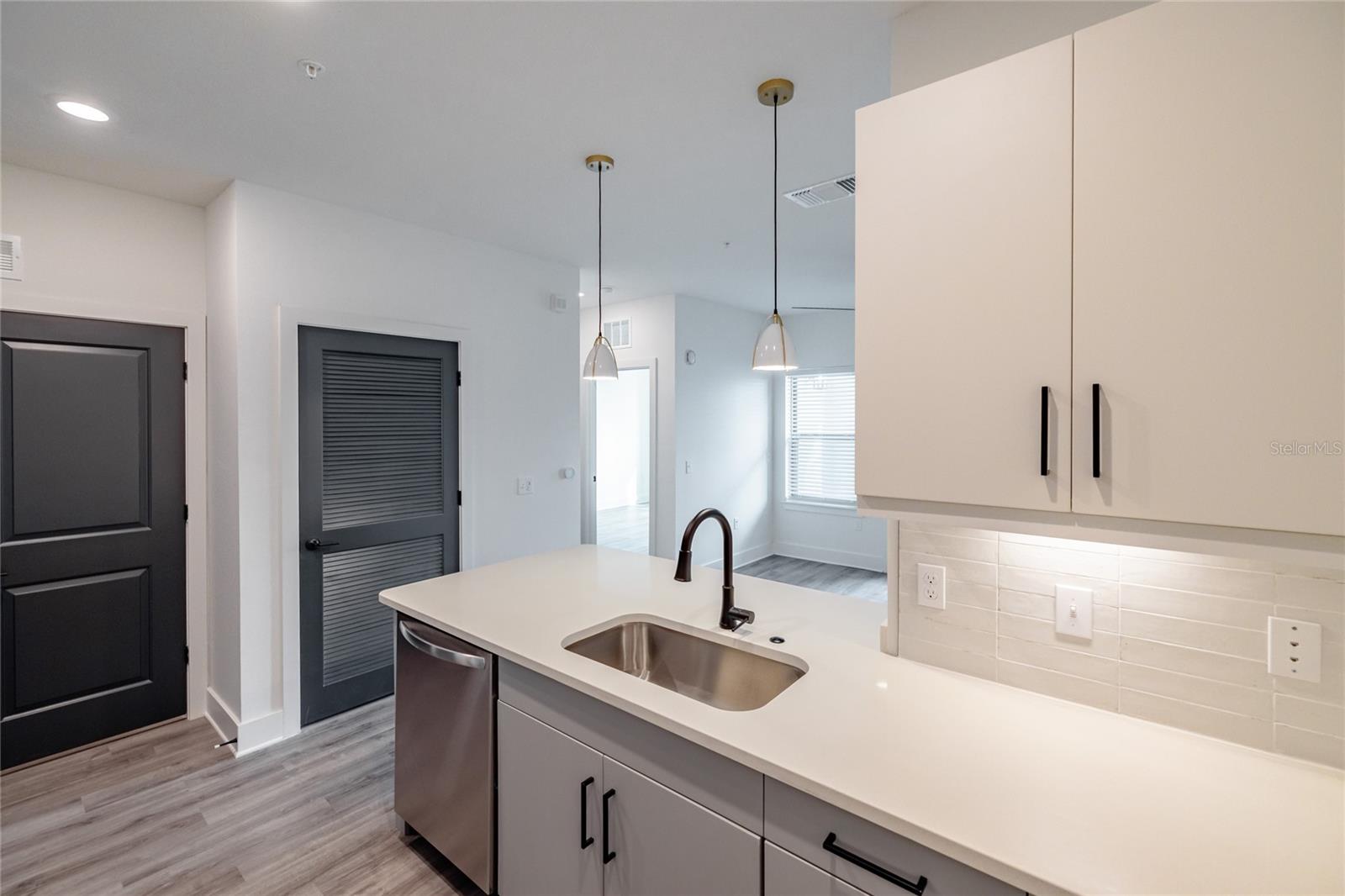 1420 LAKEFRONT DR #4211 — photo 4