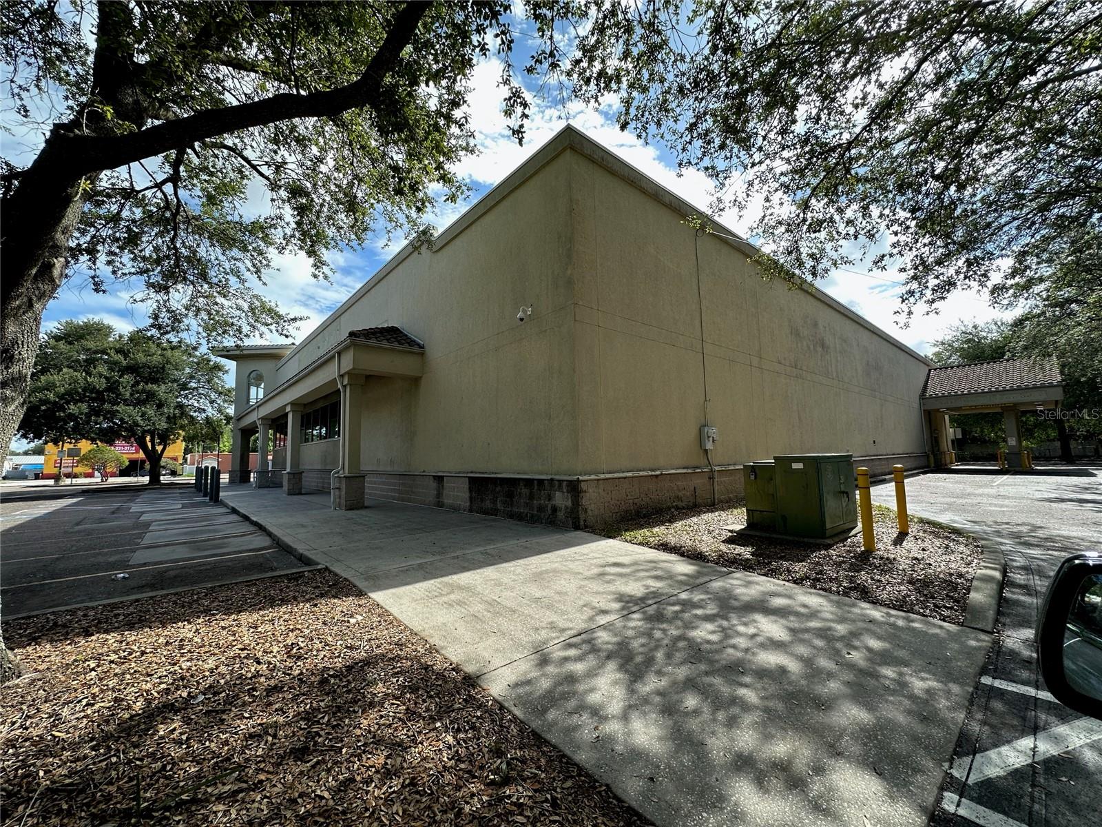 3917 N NEBRASKA AVE — photo 8