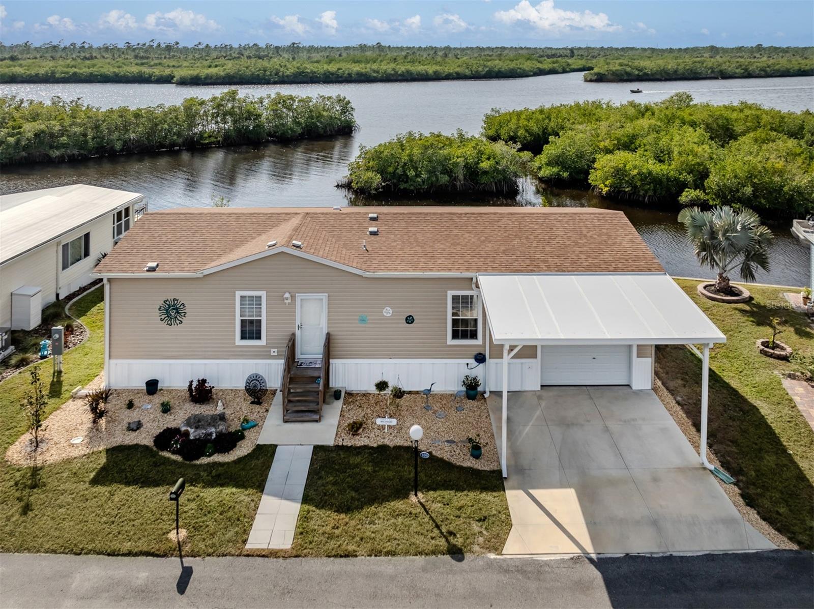 106 ISLAND POINT RD — photo 2