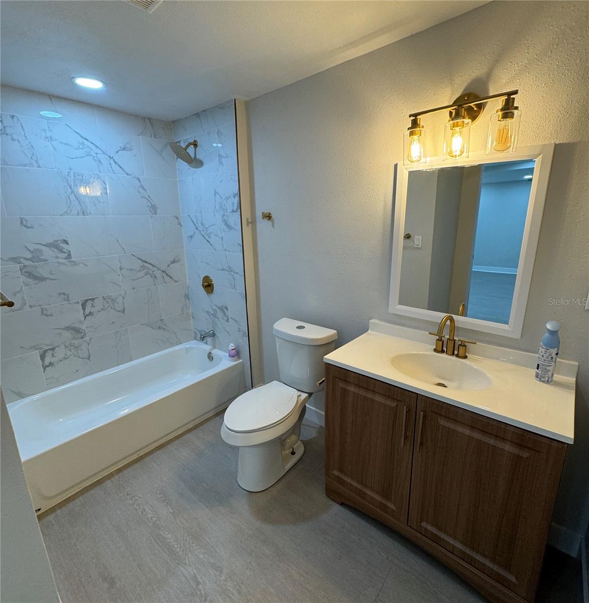 8014 N ALASKA ST — photo 9