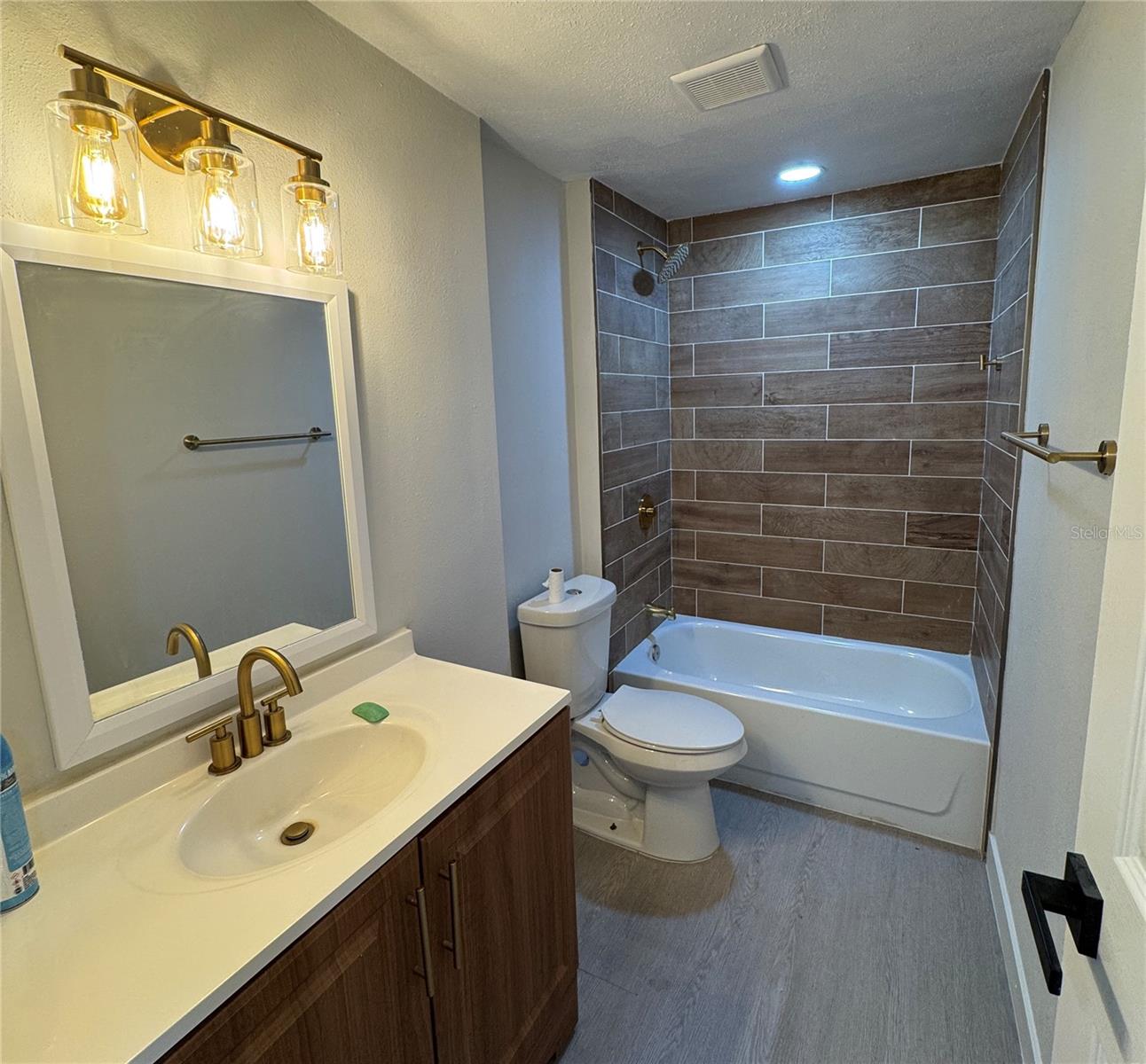 8014 N ALASKA ST — photo 13