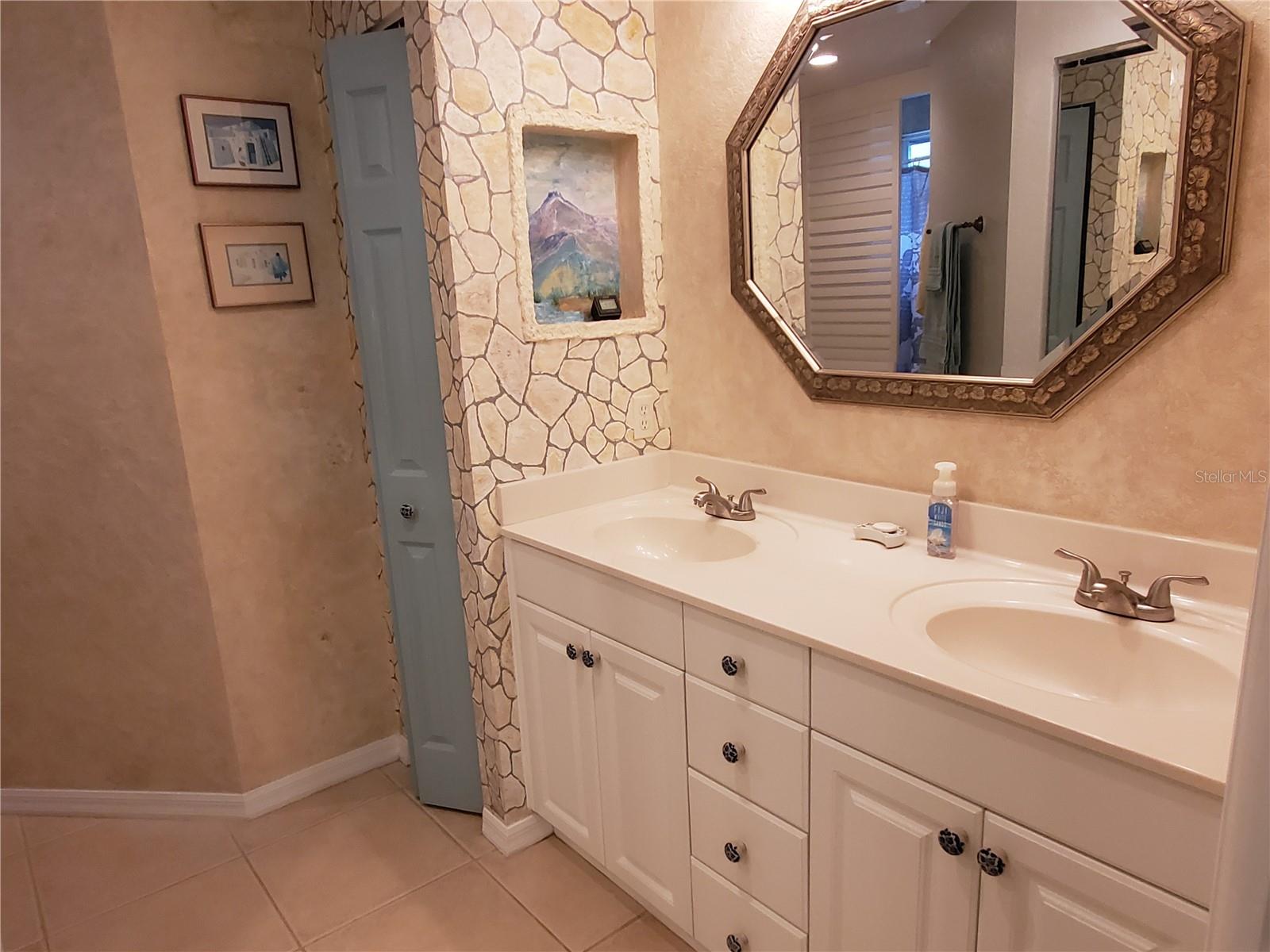 7138 CEDAR HOLLOW CIR — photo 14