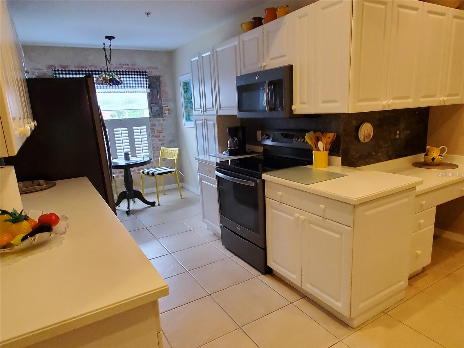 7138 CEDAR HOLLOW CIR — photo 3