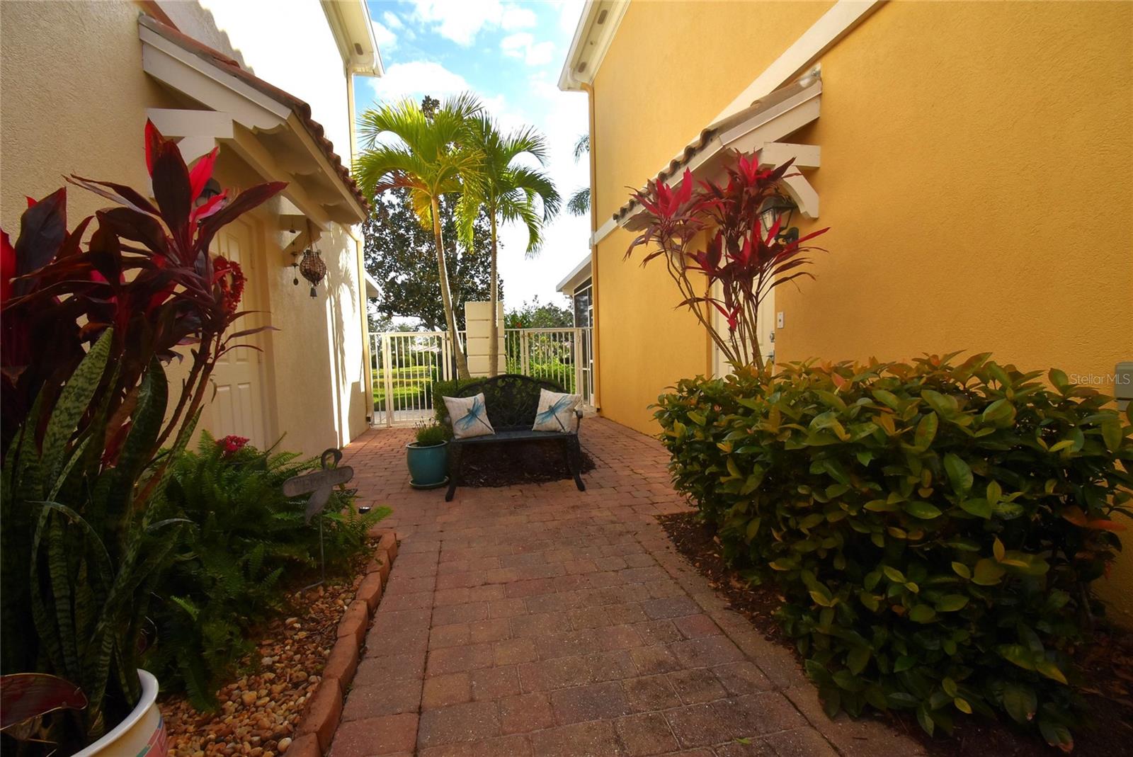 7624 BERGAMO AVE #4B — photo 2