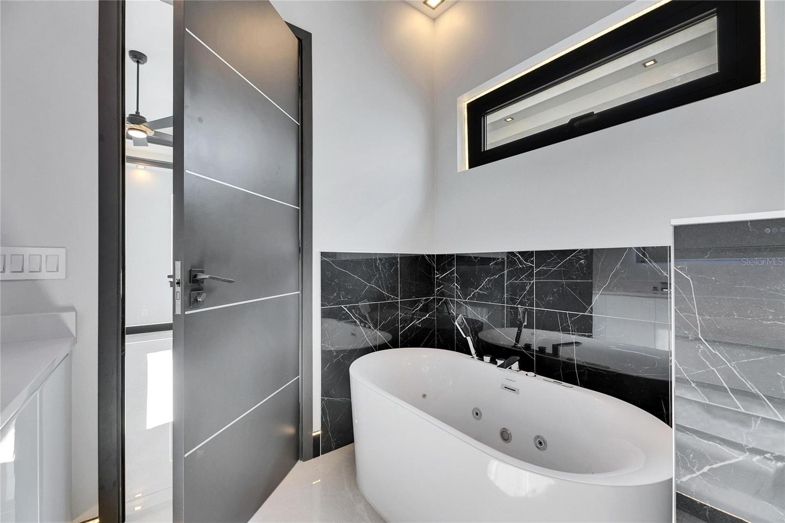 6538 SIMONE SHORES CIR — photo 37