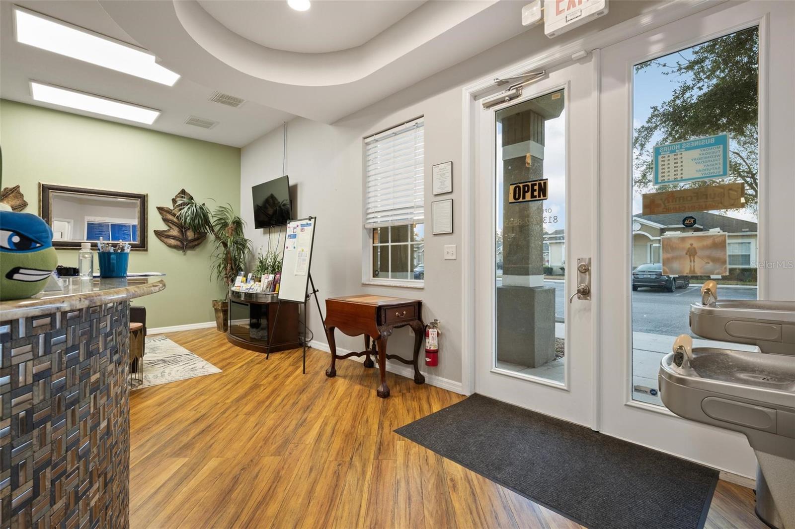 17929 HUNTING BOW CIR #101 & 102 — photo 8