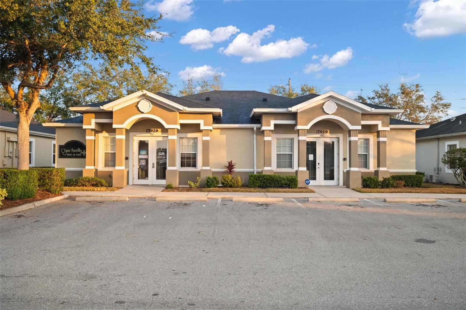 17929 HUNTING BOW CIR #101 & 102 — photo 4