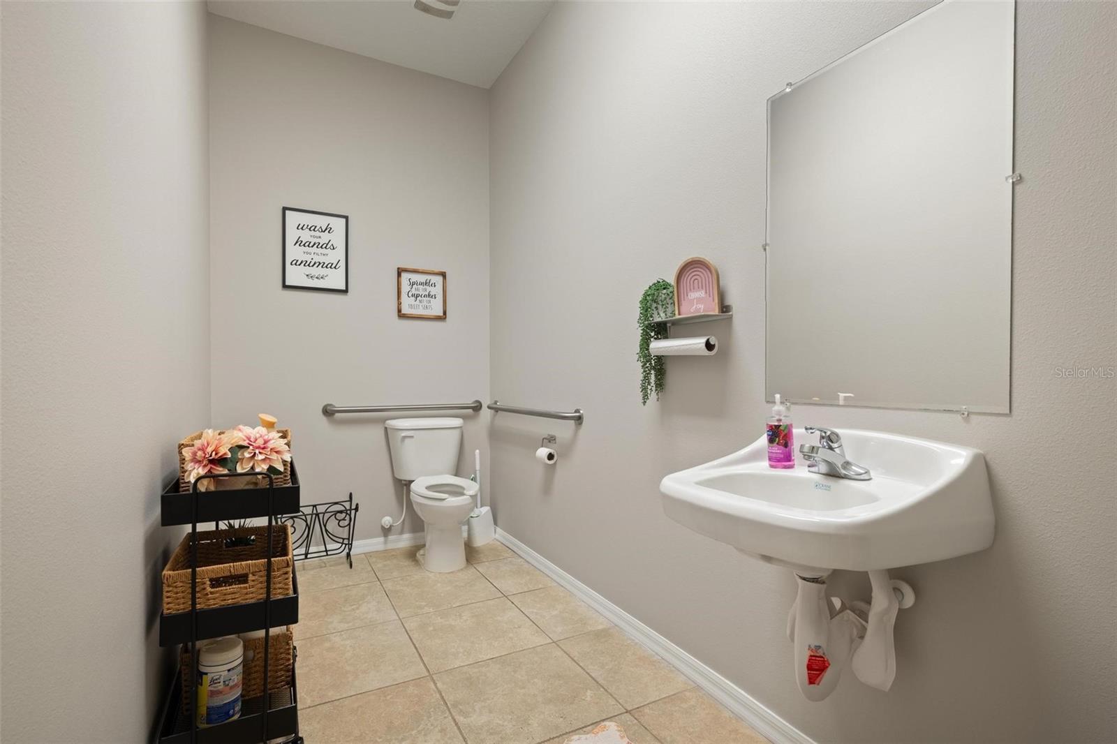 17929 HUNTING BOW CIR #101 & 102 — photo 28