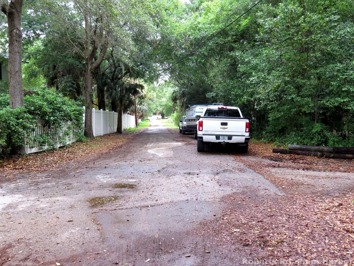 ROBERTS RD — photo 6