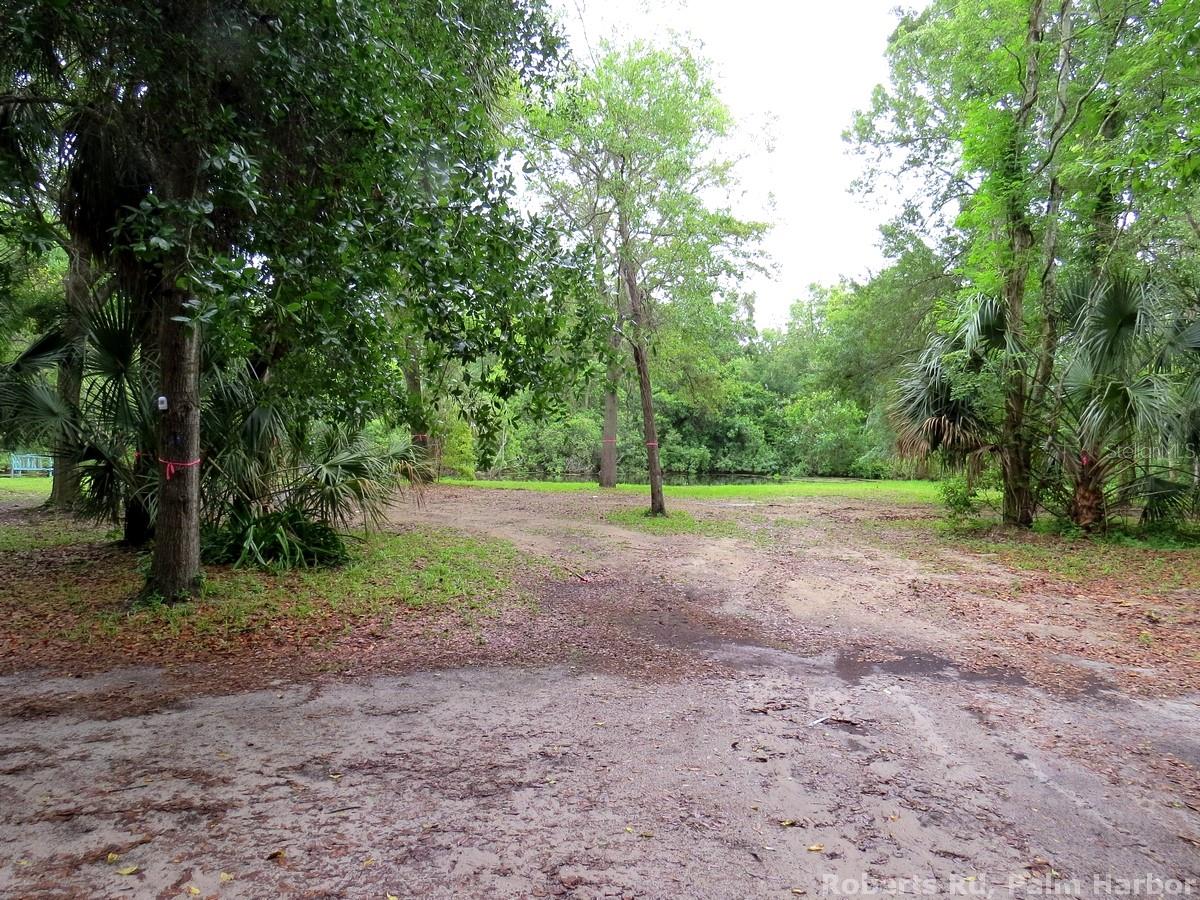 ROBERTS RD — photo 13