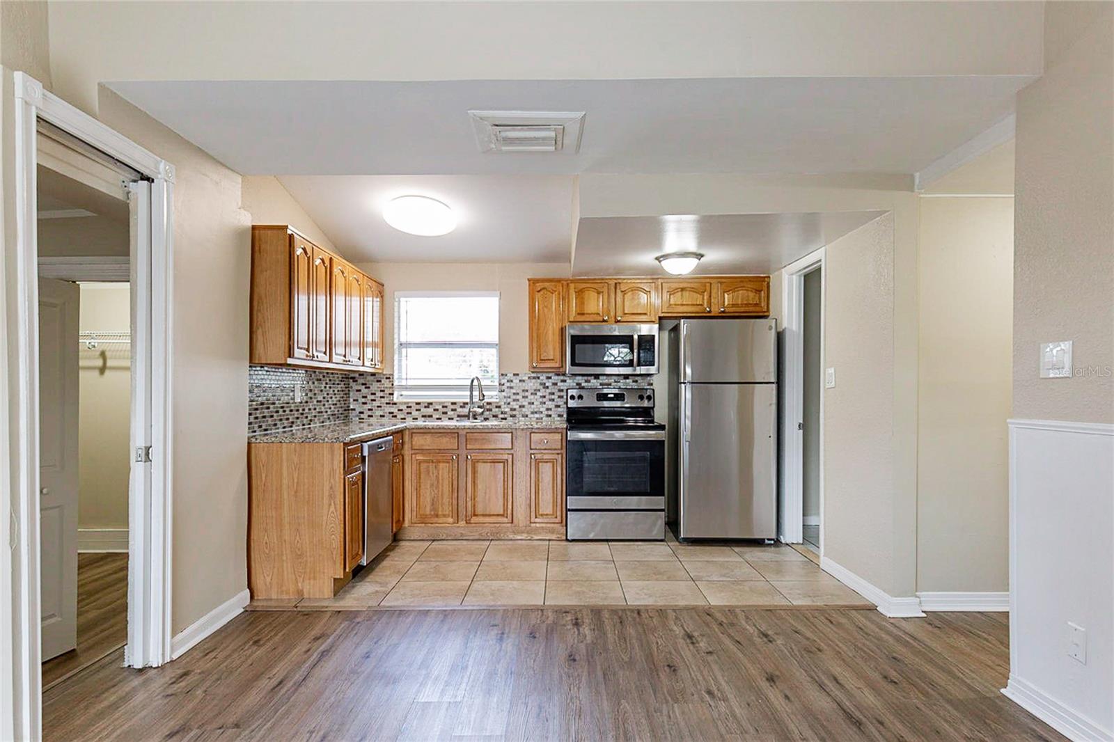 7216 E EMMA ST — photo 2