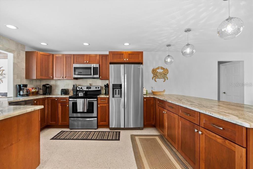 327 AVENIDA MILANO — photo 16