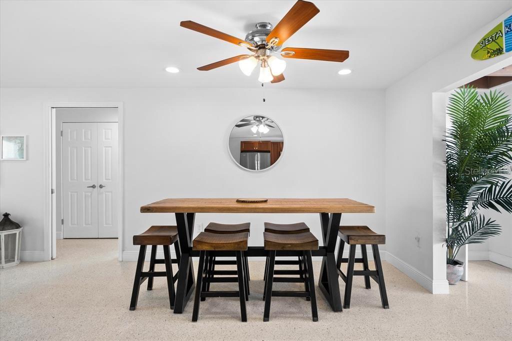 327 AVENIDA MILANO — photo 23