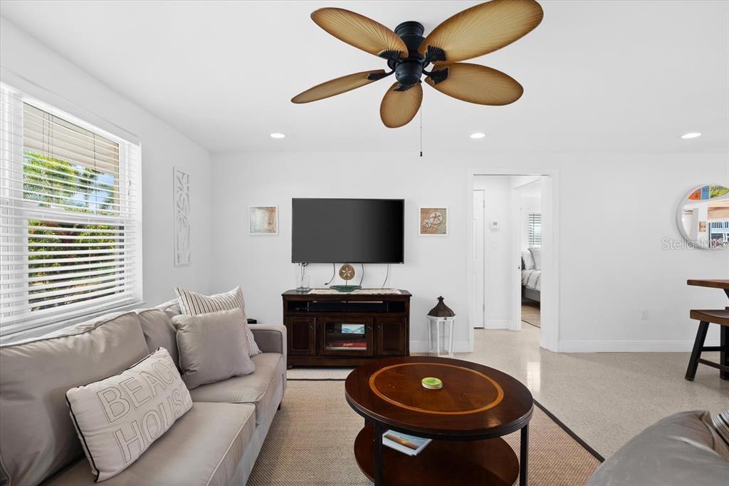 327 AVENIDA MILANO — photo 10