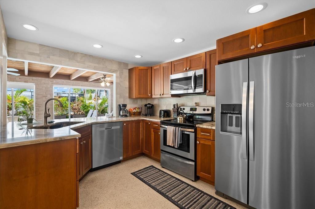 327 AVENIDA MILANO — photo 15