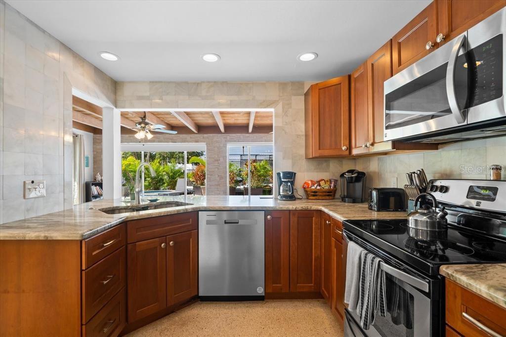 327 AVENIDA MILANO — photo 14