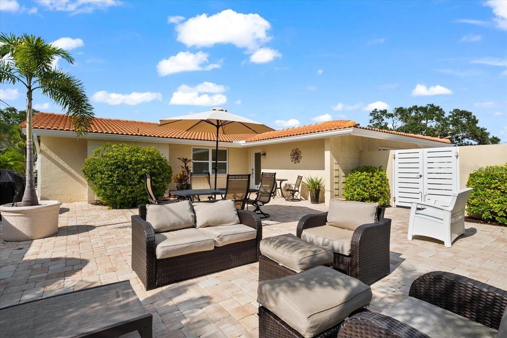 327 AVENIDA MILANO — photo 3