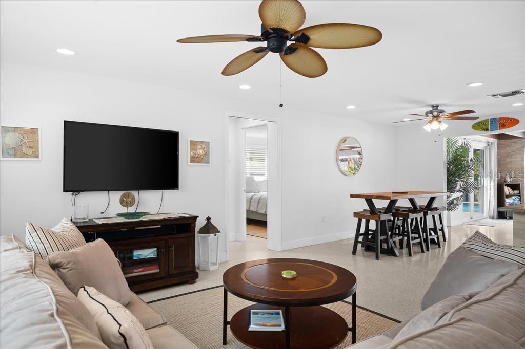 327 AVENIDA MILANO — photo 9