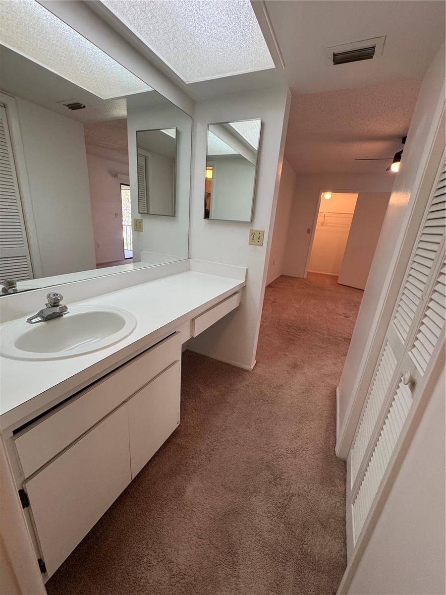 106 LAKESIDE CT — photo 8