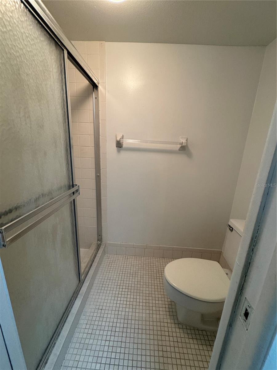 106 LAKESIDE CT — photo 5