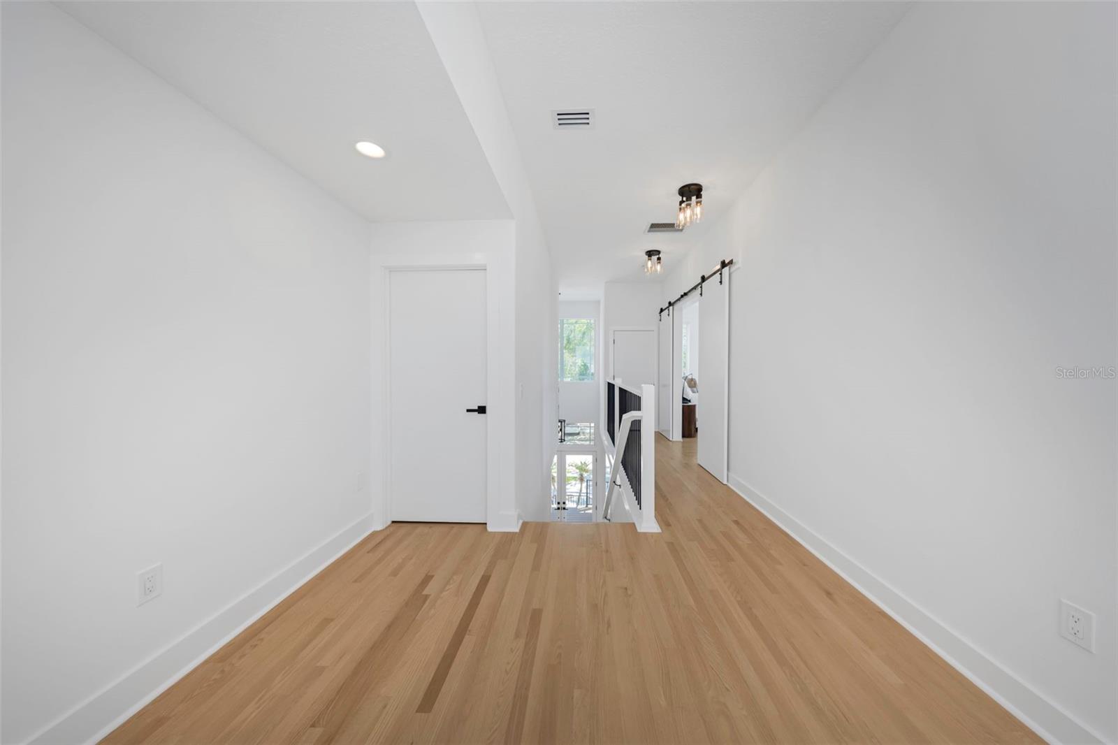 606 INDIANA AVE — photo 48