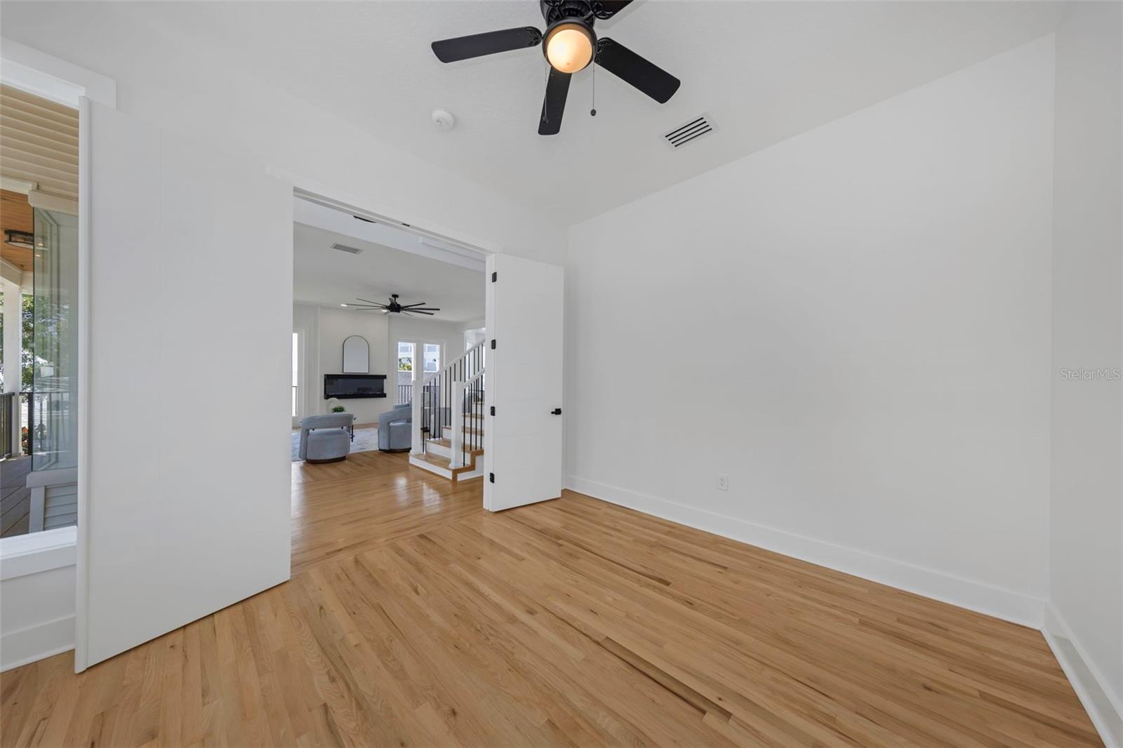 606 INDIANA AVE — photo 47
