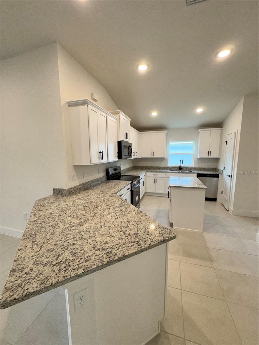 2675 AVERLAND LOOP — photo 3