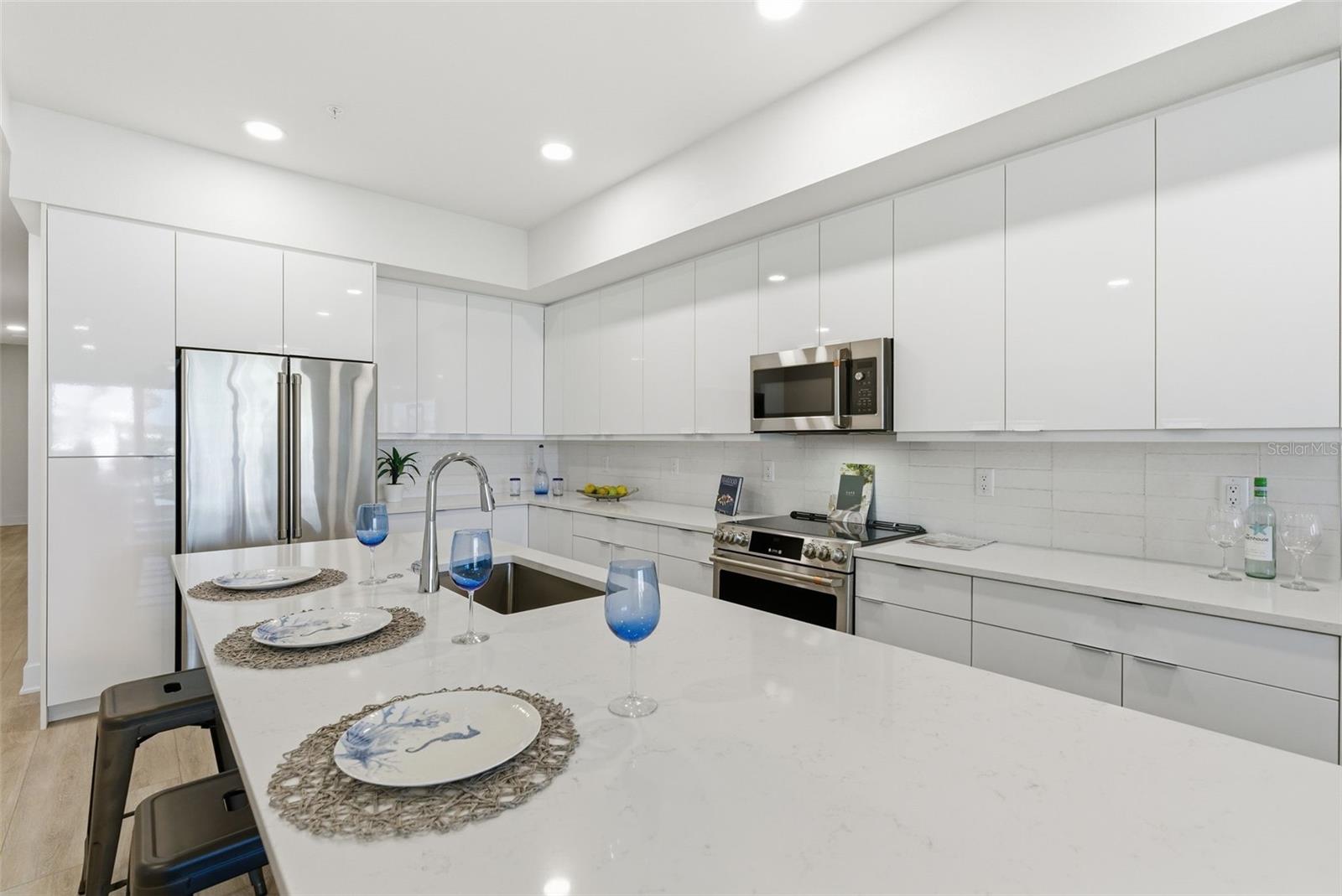 400 150TH AVE #206 — photo 14