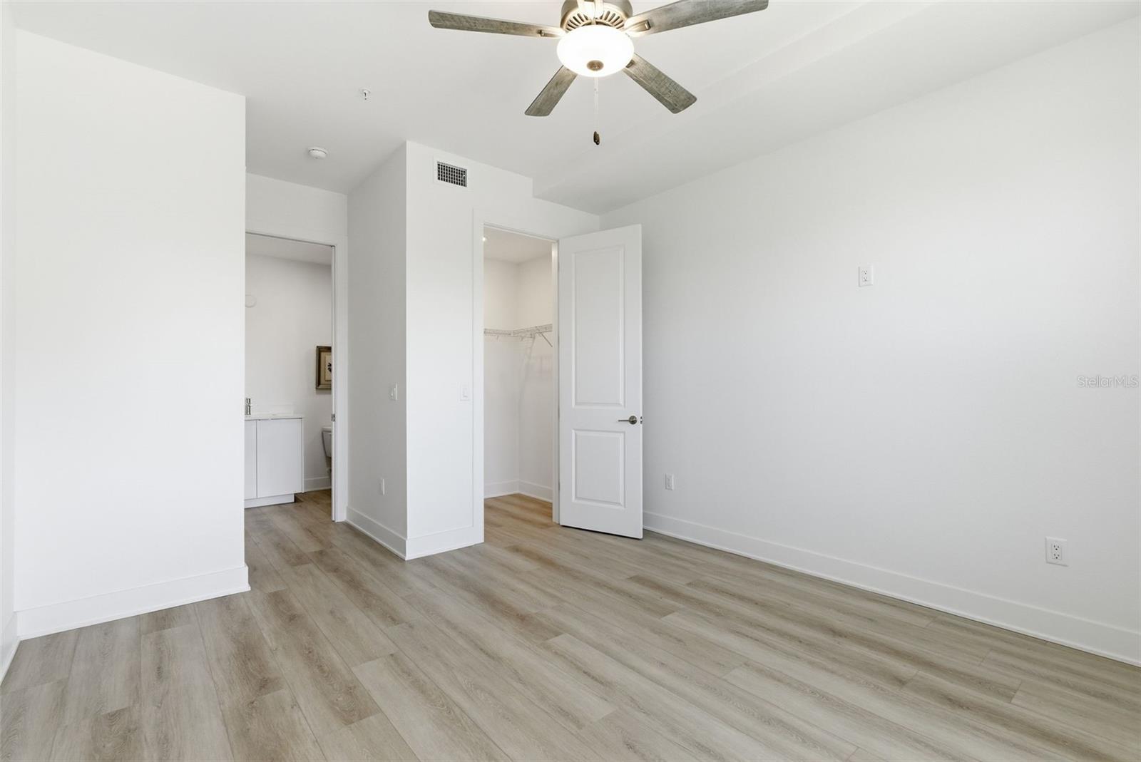 400 150TH AVE #206 — photo 36