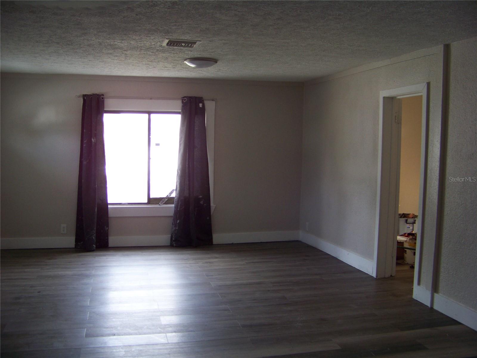 1554 TILLEY AVE — photo 5
