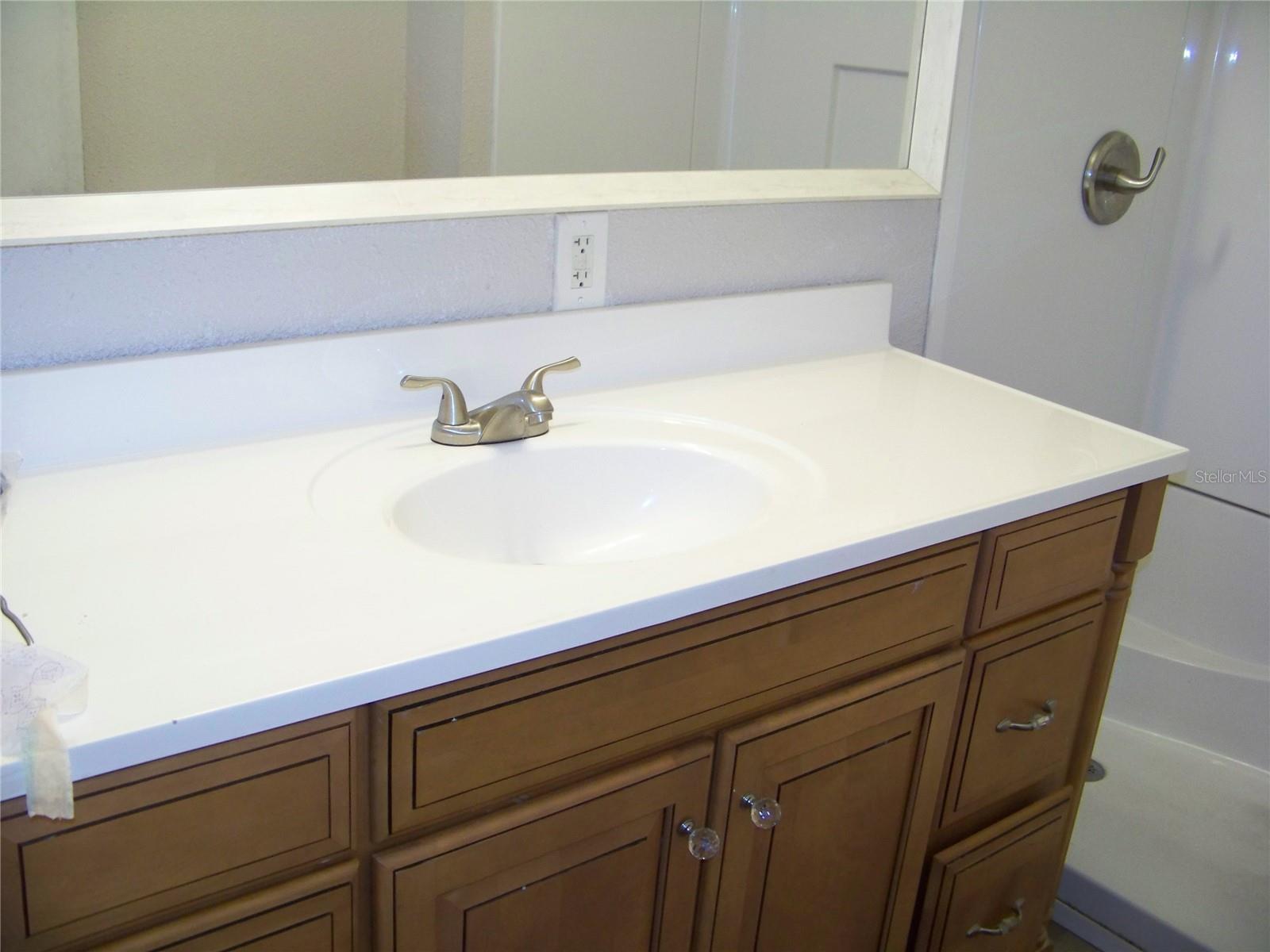 1554 TILLEY AVE — photo 8