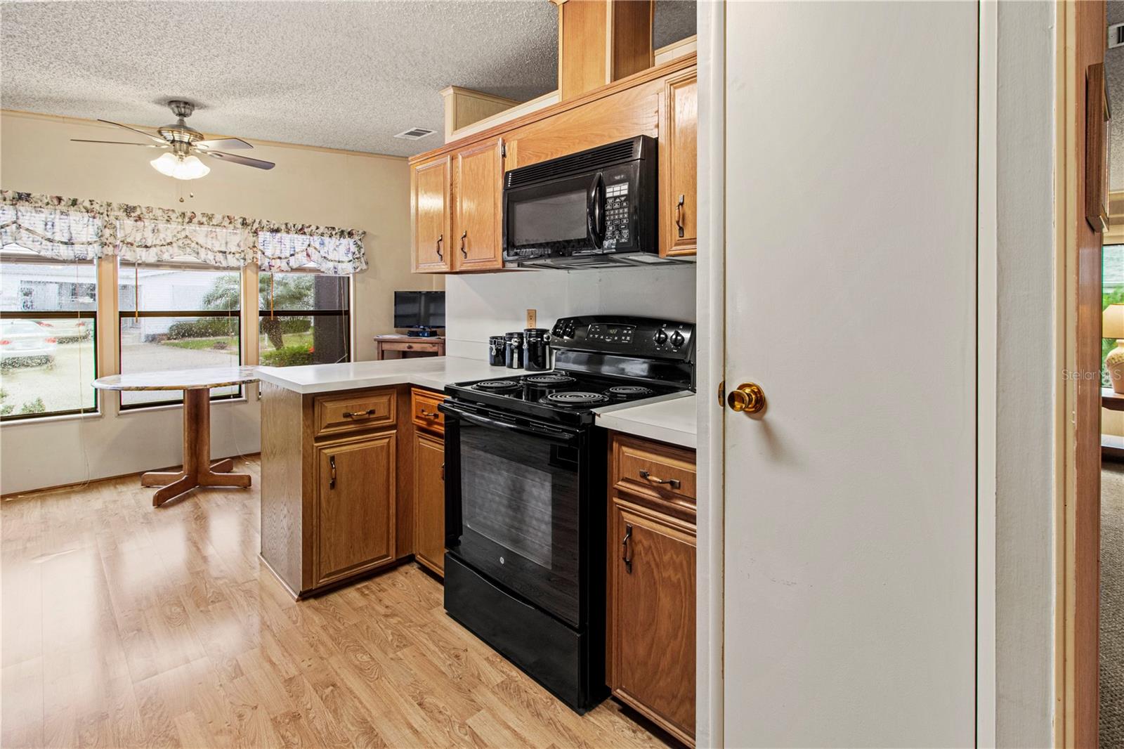 135 HUMMINGBIRD AVE — photo 16