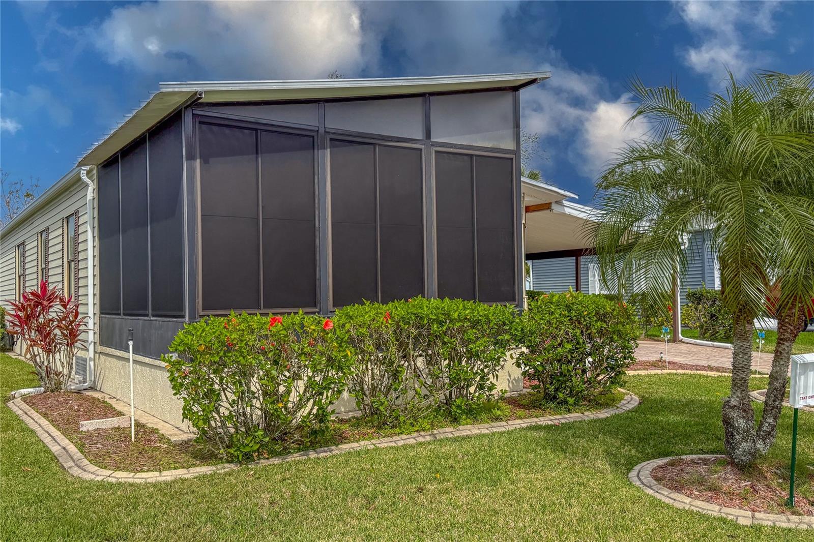 135 HUMMINGBIRD AVE — photo 5