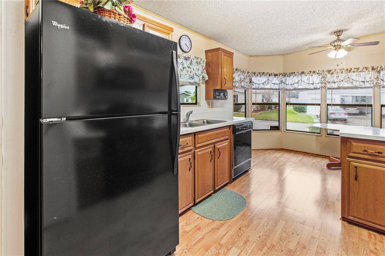 135 HUMMINGBIRD AVE — photo 18