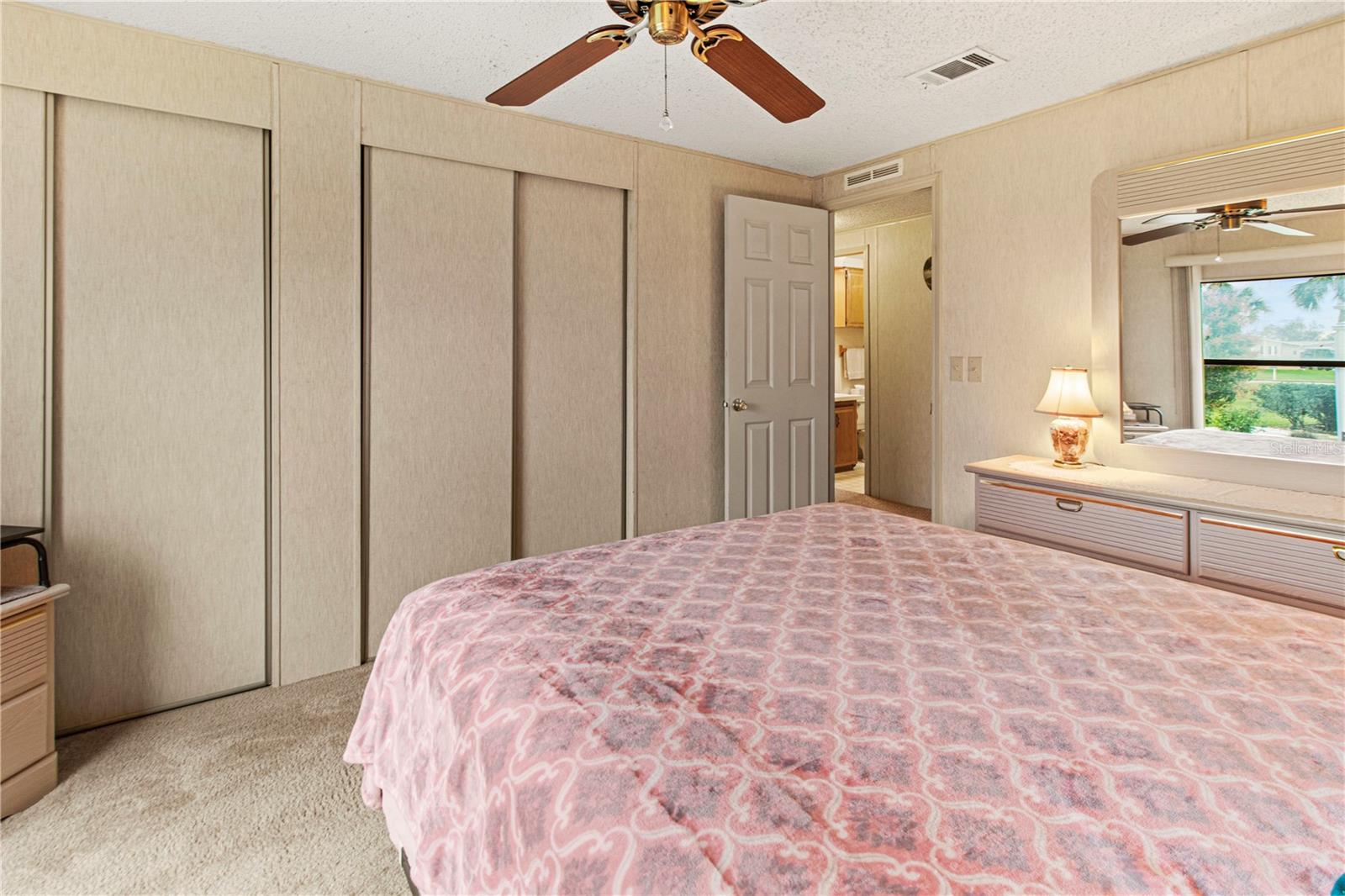 135 HUMMINGBIRD AVE — photo 29