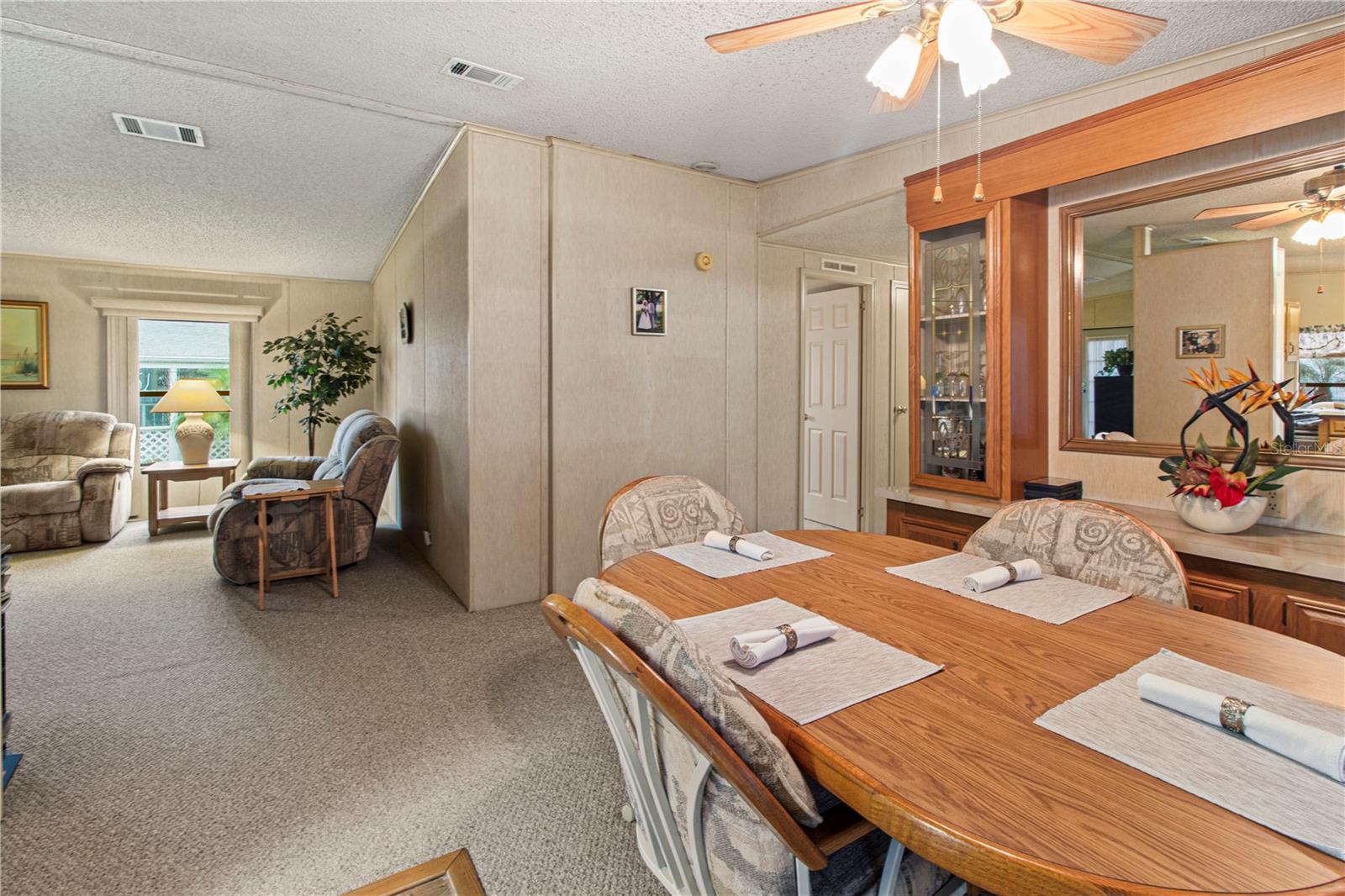 135 HUMMINGBIRD AVE — photo 12